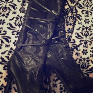 Sexy black high heel boots 🖤